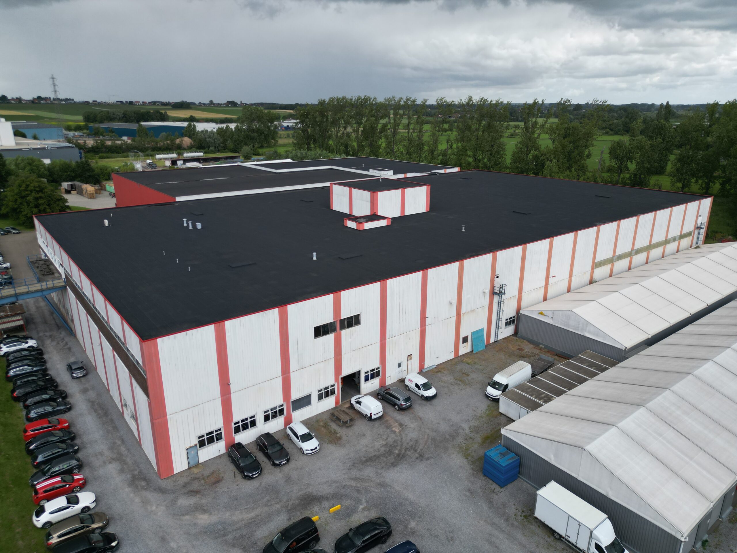 Renovatie plat dak: Van Wezel Autoparts
